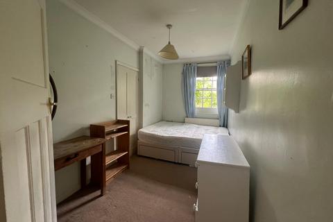 3 bedroom flat to rent, Hill Farm Road, London W10