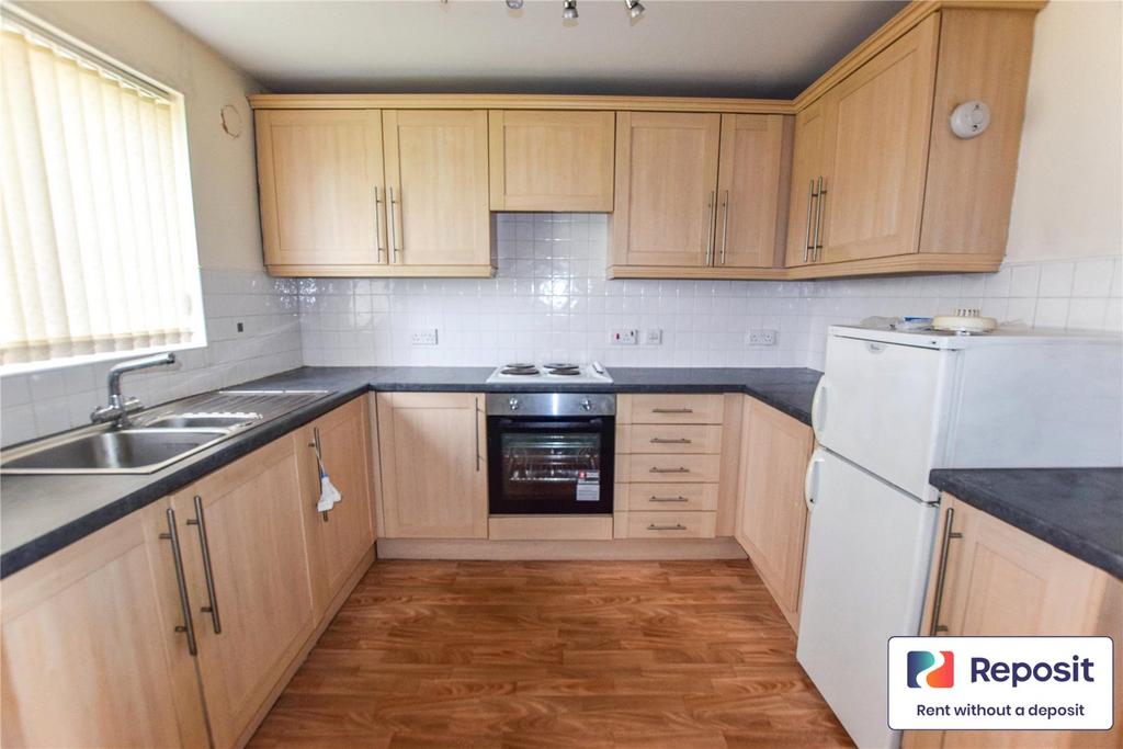 Kilcoby Avenue, Agecroft Road... 2 bed flat to rent £850 pcm (£196 pw)