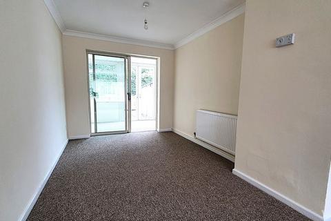 3 bedroom semi-detached house for sale, Nuffield Drive, Banbury - No onward chain