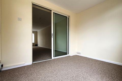 3 bedroom semi-detached house for sale, Nuffield Drive, Banbury - No onward chain
