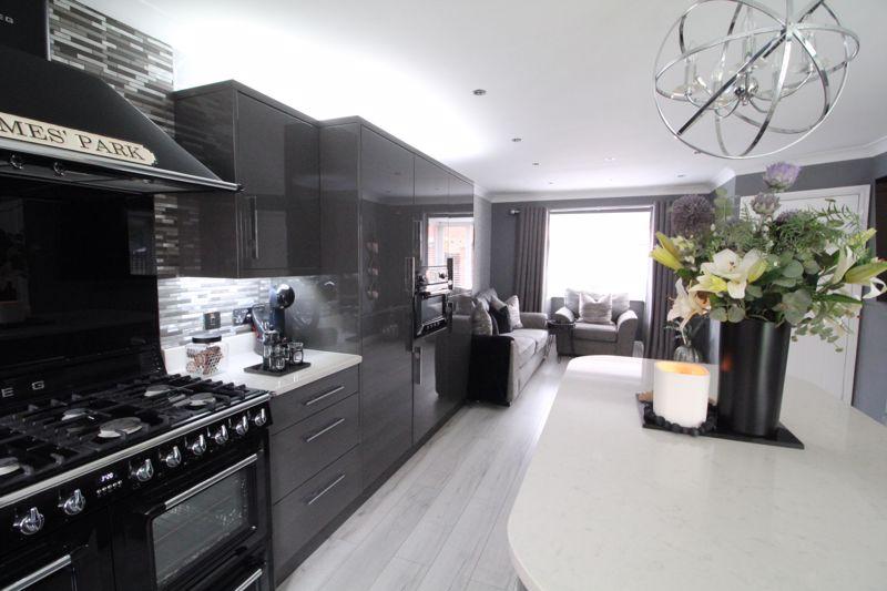 St Lukes Place, Hebburn 5 bed detached house £375,000