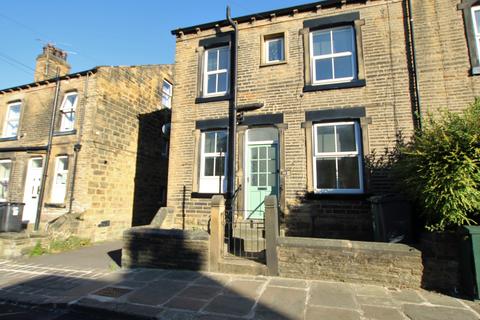 3 bedroom terraced house to rent, Zoar Street, Morley, LS27