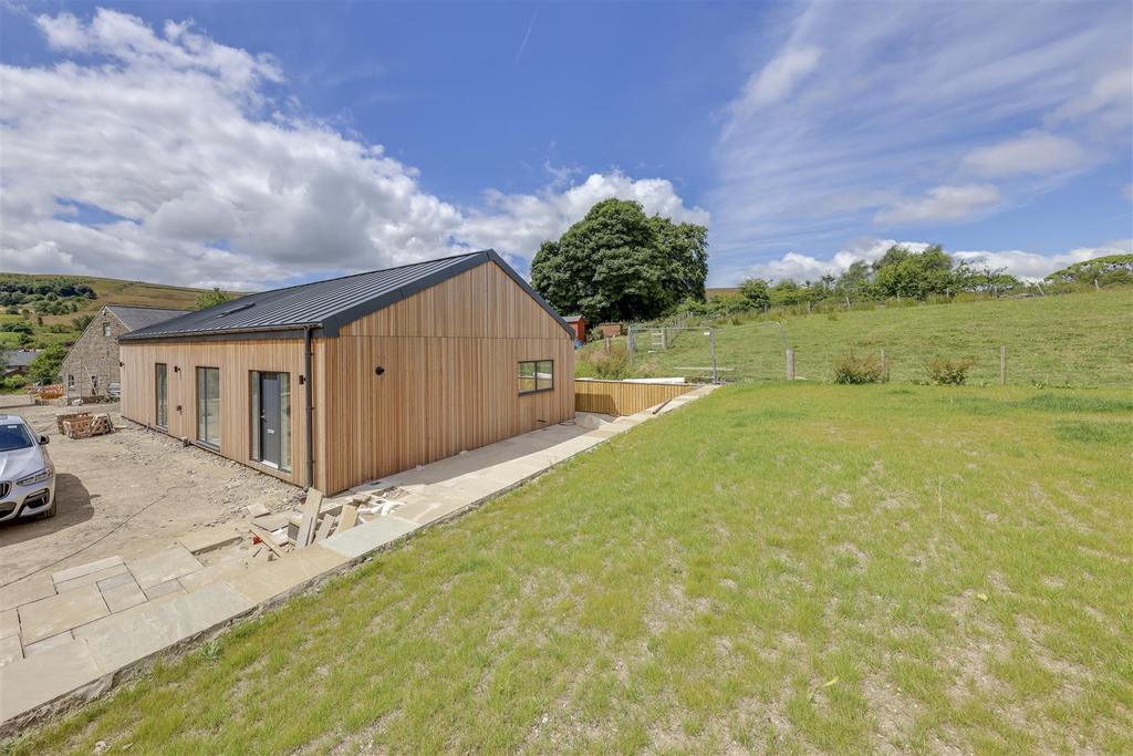 Loveclough Road, Loveclough, Rossendale 3 bed detached bungalow for