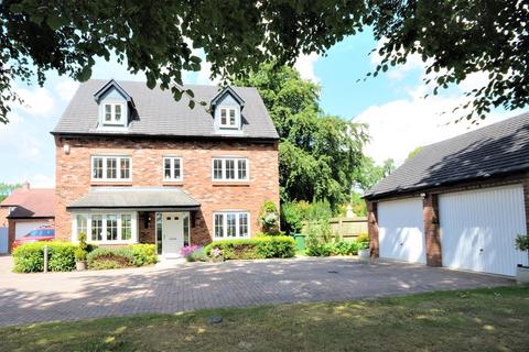 5 bedroom detached house for sale - Rutland Close, Yarnfield