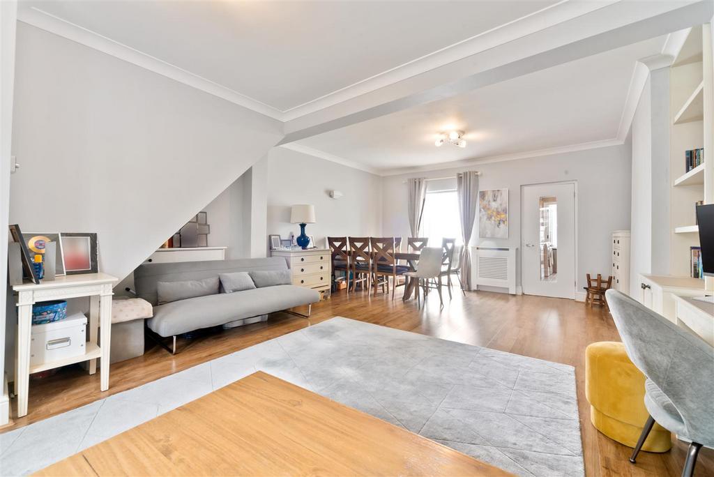 Bronson Road, Raynes Park, SW20 3 bed house £825,000