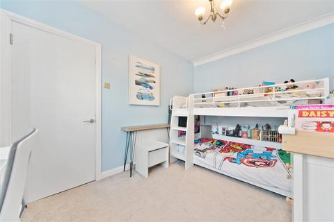 28 Bronson Road, London, SW20 8DY