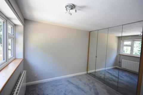 274 Grange Road, Guildford, GU2 9QZ
