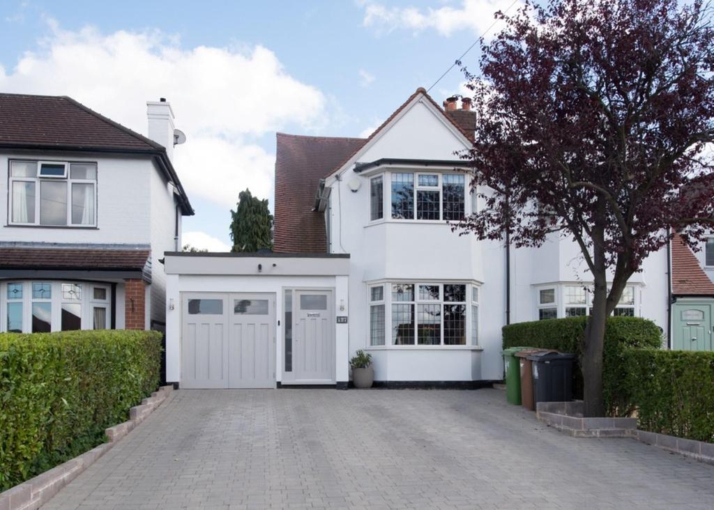 Foley Road West, Streetly, Sutton Coldfield 3 bed semidetached house