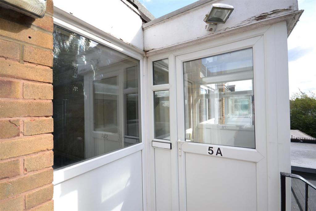 Fairburn Drive, Garforth, Leeds 2 bed flat £95,000