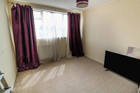 14 Lower Meadow, Harlow, CM18 7RD