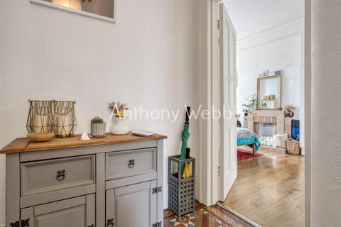 56b Grovelands Road, London, N13 4RH