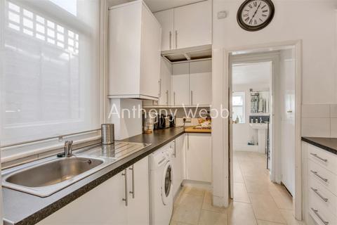 56b Grovelands Road, London, N13 4RH