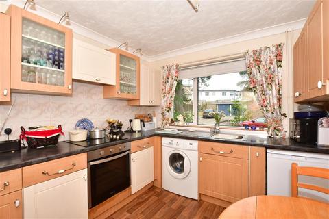 3 bedroom semi-detached house for sale - Mead Way, Canterbury, Kent