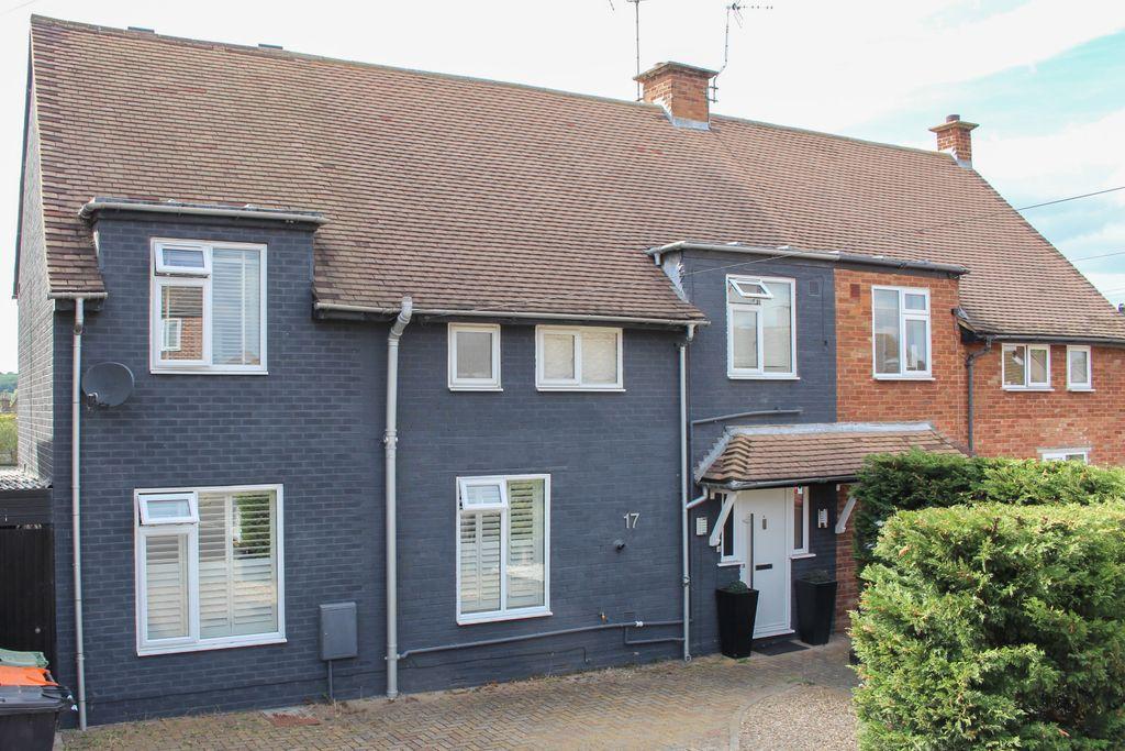 Garden Hedge, Leighton Buzzard LU7 1DJ 3 bed semidetached house £425,000
