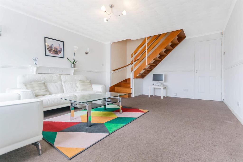 24 Douglas Drive, Dunfermline, KY12 9YG 2 bed semidetached house £