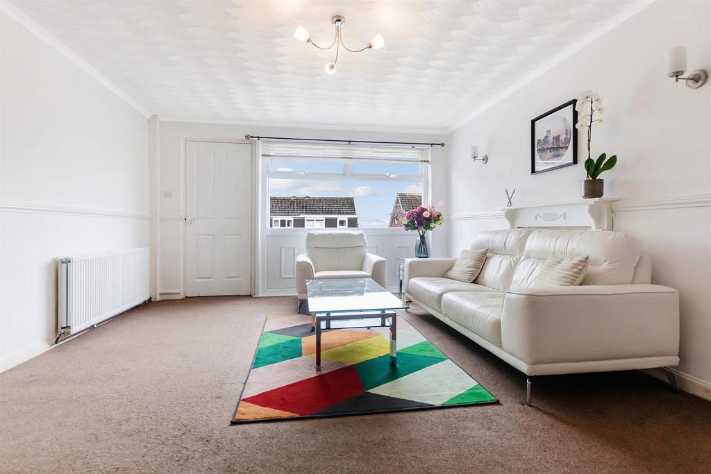24 Douglas Drive, Dunfermline, KY12 9YG 2 bed semidetached house £