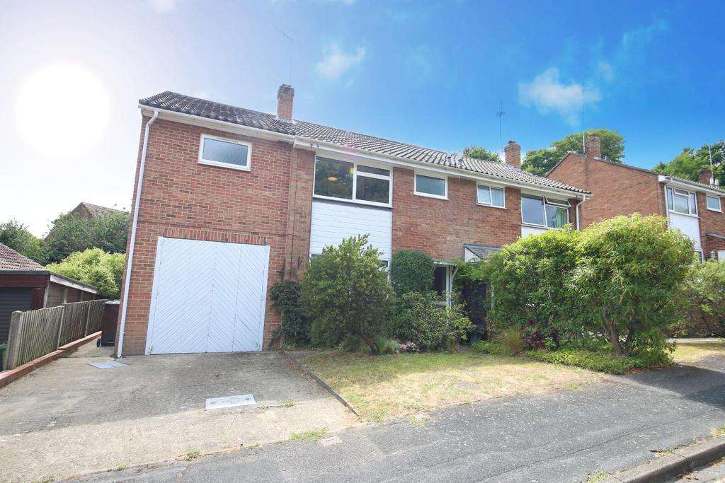 Abbey Way, Farnborough 4 bed semidetached house £500,000