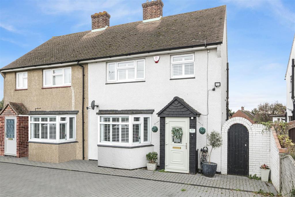 Shrubbery Road, South Darenth, Dartford 3 bed semidetached house £