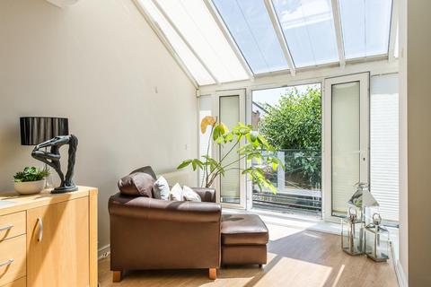 65 Kingfisher Drive, Greenhithe, DA9 9RT