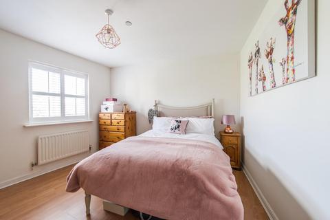 65 Kingfisher Drive, Greenhithe, DA9 9RT