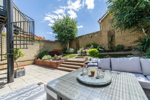 65 Kingfisher Drive, Greenhithe, DA9 9RT