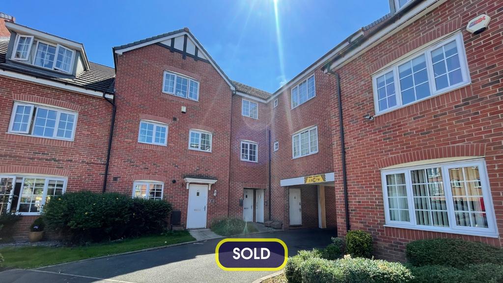 Reed Close, Farnworth, Bolton, Lancashire, BL4 7EF 2 bed apartment £