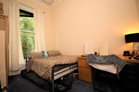 2 bedroom flat to rent, Bowmont Gardens, Glasgow, G12