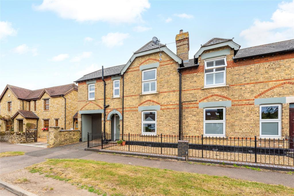 Radwell Road, Milton Ernest, Bedfordshire, MK44 4 bed semidetached