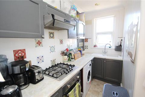 3 bedroom maisonette to rent, Hythe Road, Thornton Heath, CR7