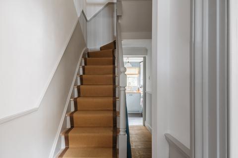 17 Bromley Street, London, E1 0NB