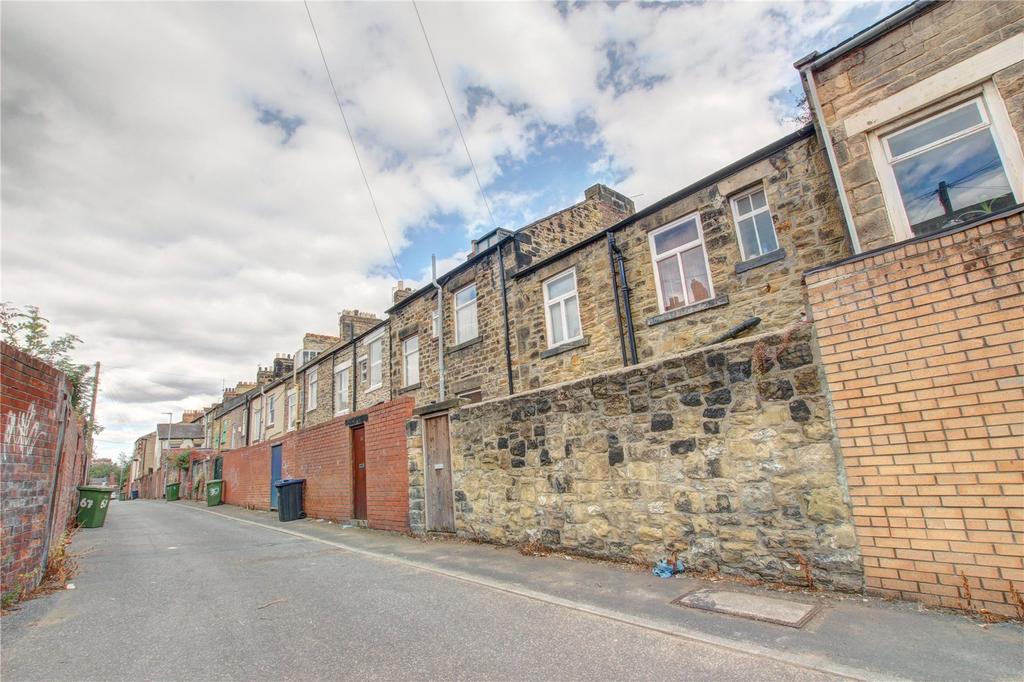 Claremont Place, Gateshead, NE8 3 bed terraced house - £170,000