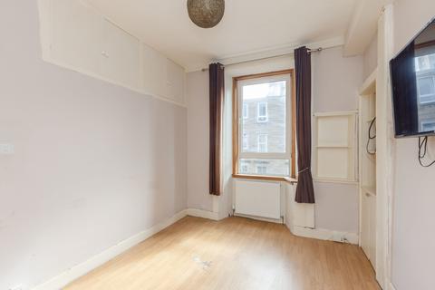 10/7 Dalgety Avenue, Edinburgh, EH7 5UE