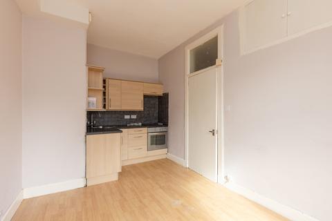 10/7 Dalgety Avenue, Edinburgh, EH7 5UE