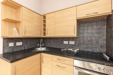 10/7 Dalgety Avenue, Edinburgh, EH7 5UE