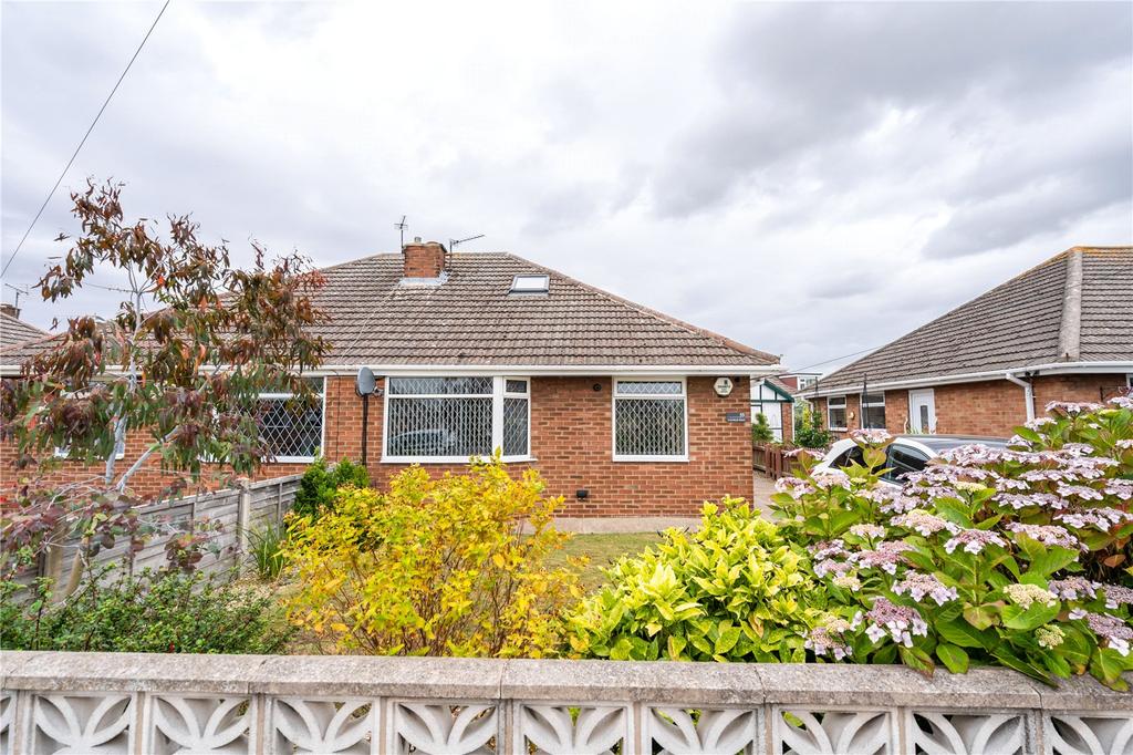 Lavenham Road, Grimsby, Lincolnshire... 3 bed bungalow £185,000