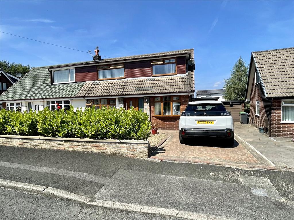 Elizabeth Avenue, Royton, Oldham... 3 bed bungalow £275,000