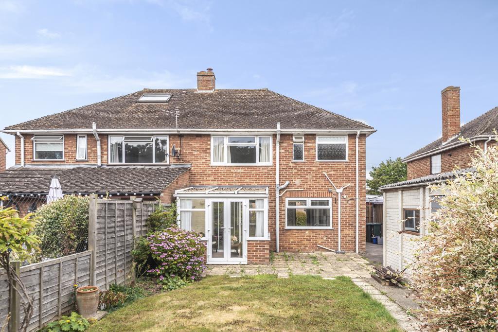 Kidlington, Oxfordshire, OX5 3 bed semidetached house £1,600 pcm (£