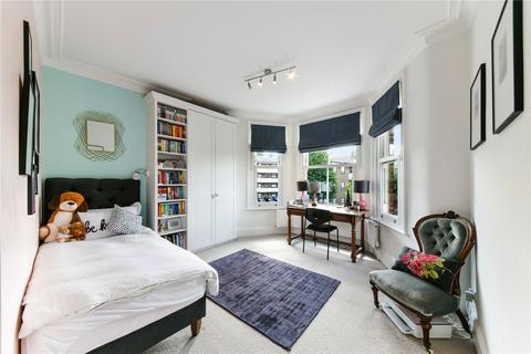 101 Durlston Road, London, E5 8RP