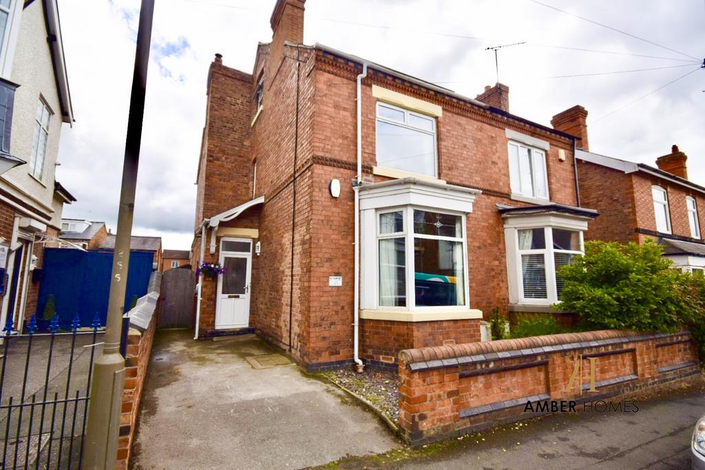 Cressy Road, Alfreton, Derbyshire... 4 bed semidetached house £220,000