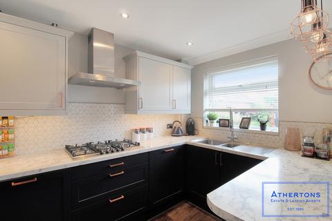 14 Charlton Close, Bournemouth, BH9 3QE