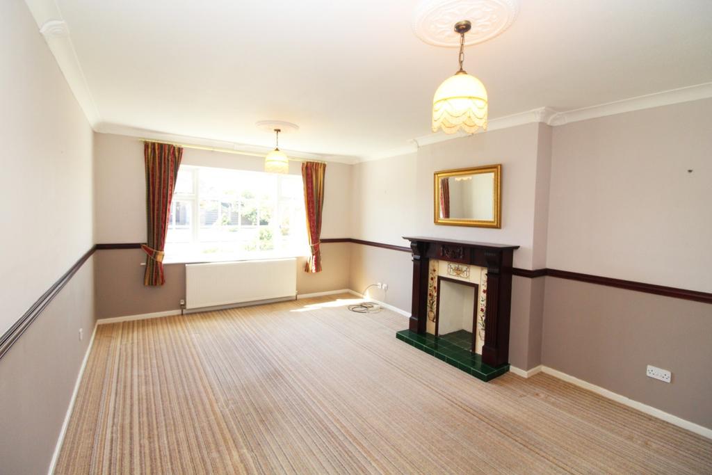 Laburnum Avenue, Hutton Cranswick 3 bed detached bungalow £825 pcm (£