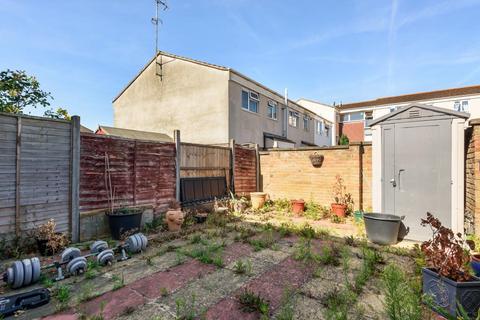 3 bedroom end of terrace house to rent, Slough,  Berkshire,  SL2