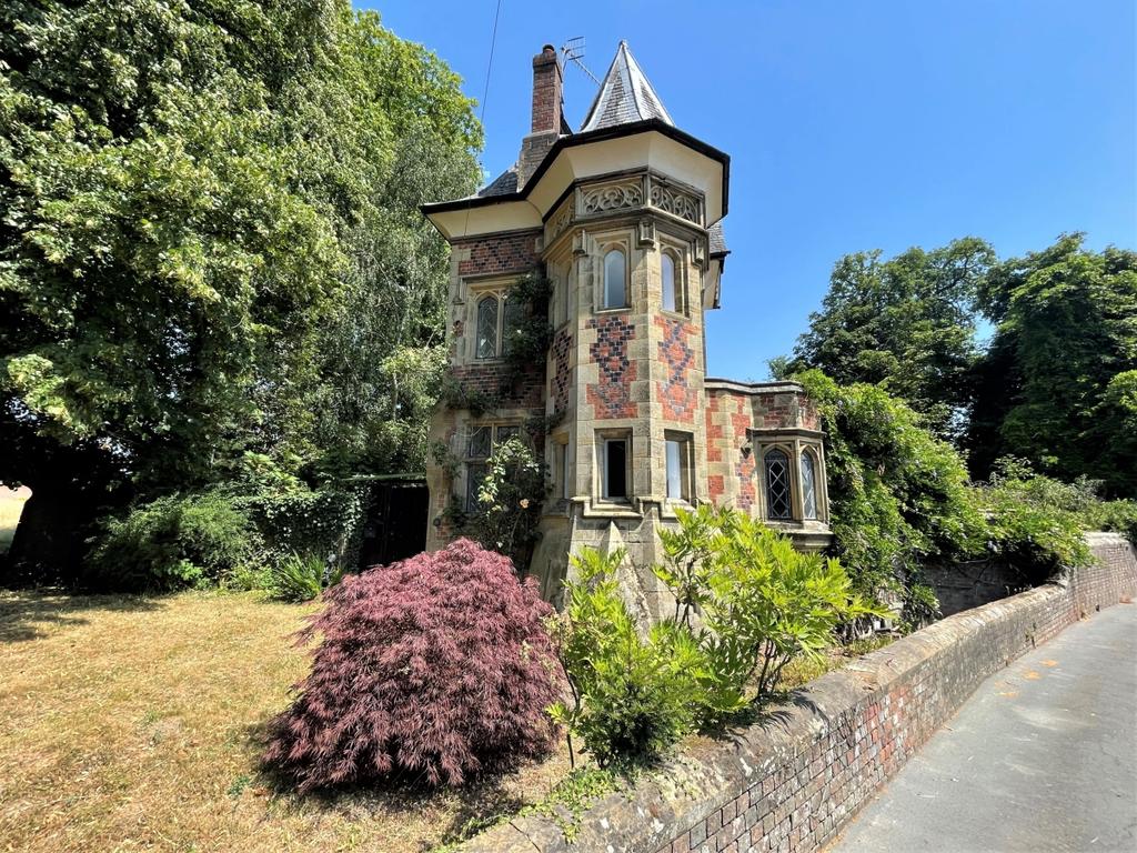 Front old lodge