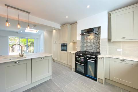3 bedroom semi-detached house to rent, Johnsdale, Oxted, RH8
