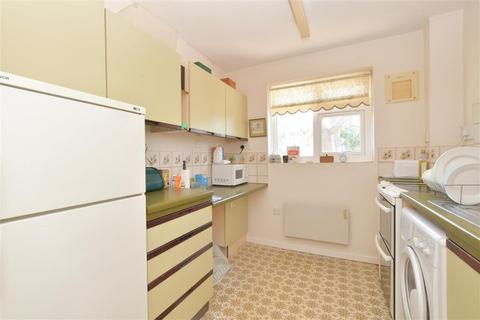 2 bedroom flat for sale - Goldring Close, Hayling Island, Hampshire