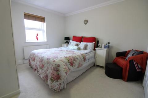 2 bedroom flat for sale, Grosvenor Manor, DA5 2BJ