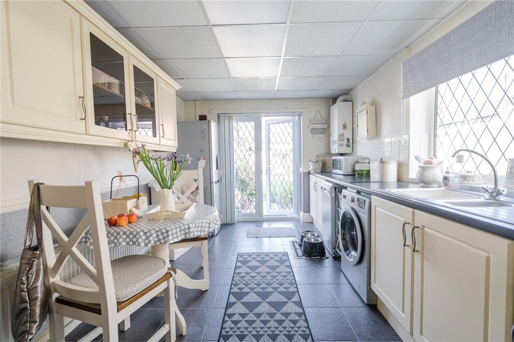 Kitchen (2)