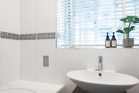 2 bedroom apartment to rent - Fulham Road, Chelsea