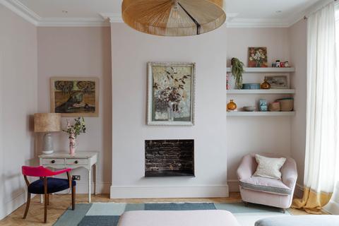 305a Portobello Road, London, W10 5TD