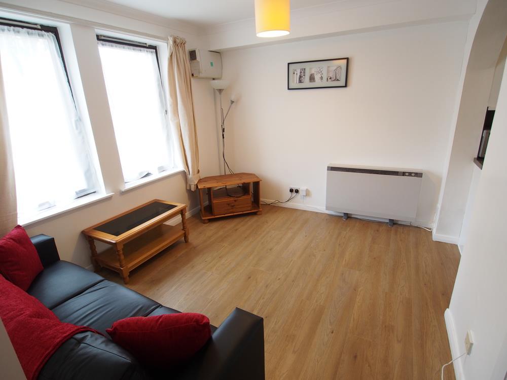 Headland Court, Aberdeen, AB10 1 bed flat £450 pcm (£104 pw)